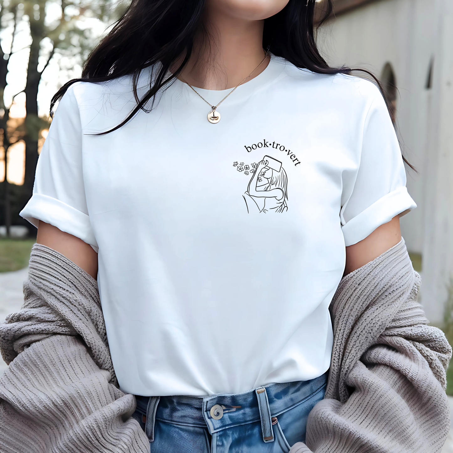 Booktrovert: Minimal Tee